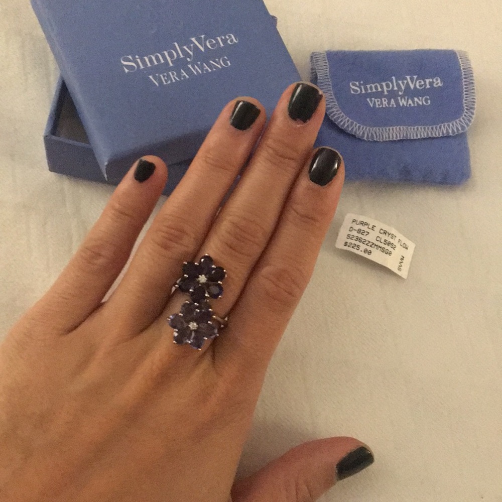 ✨ NEW ✨ Simply Vera ring